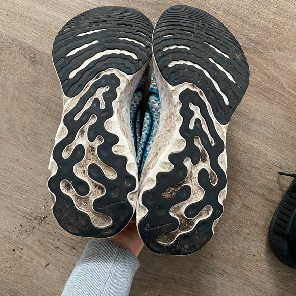 Nike running shoes men’s size 9 - Picture 2 of 2